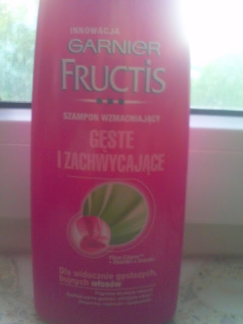 Garnier Fructis - szampon wzmacniający, gęste i zachwycające.