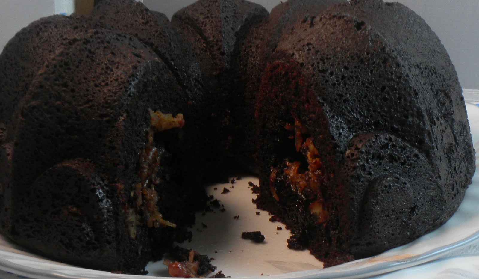 Featured image of post Steps to Make German Chocolate Bundt Cake With Frosting Inside