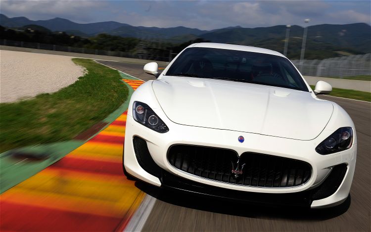 2012-maserati-granTurismo-MC-front-profile.jpg