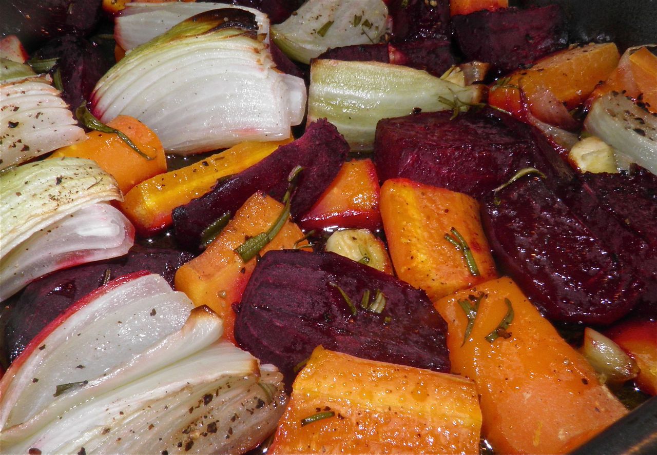 Docaitta Lifestyle Recipe Roasted Beet & Carrots with Garlic & Onion