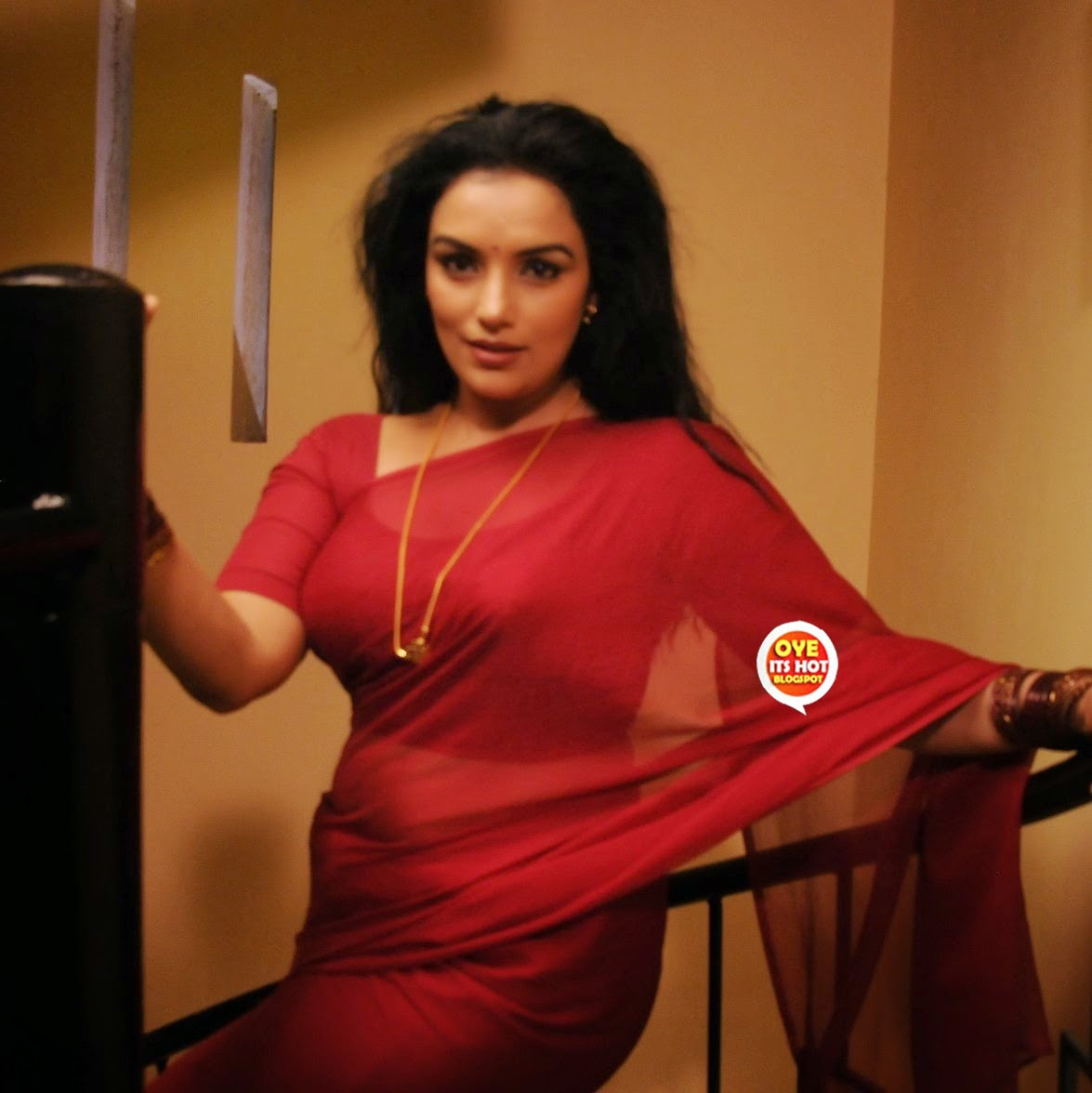 Swetha Menon Sizzlin in Saree | Cute Marathi actresses, bollywood