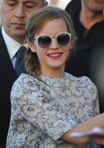 how to pull off round sunglasses