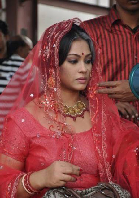 Bangoli Heroine Popy 7t Red insaree image