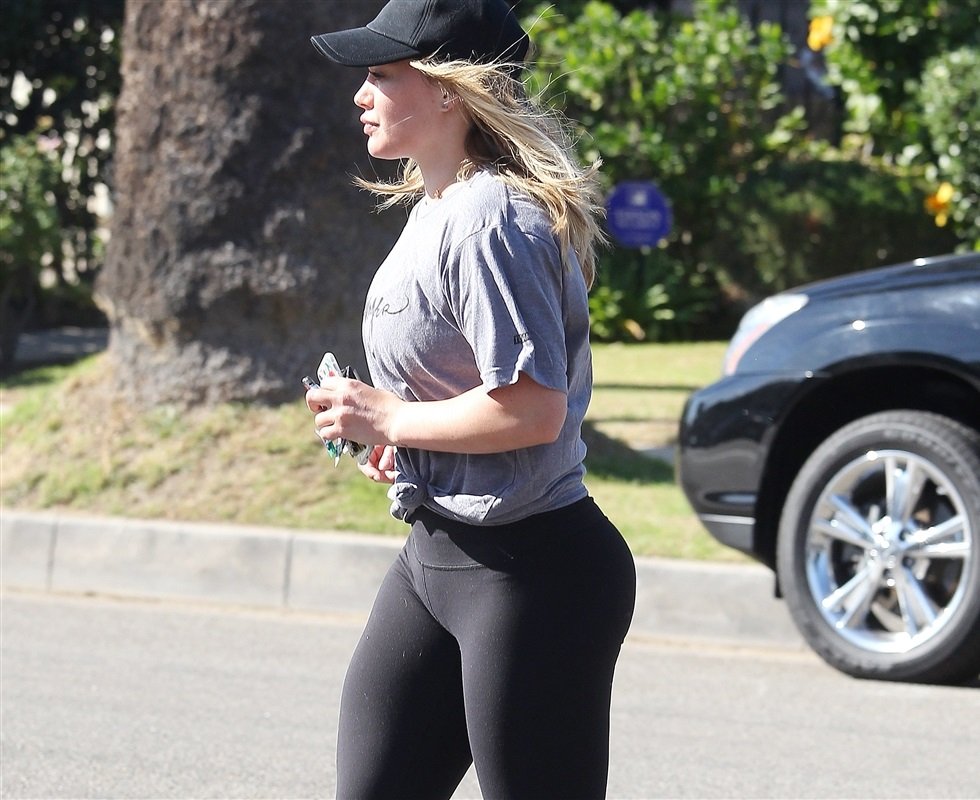 Health On Thursday Hilary Duff Was Spotted Leaving A Yoga