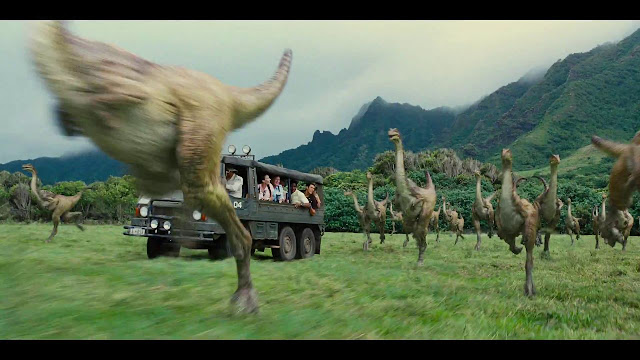 Jurassic World, Chris Pratt, Nick Robinson, movie review, Bryce Dallas Howard, Indominus rex, Isla Nublar, dinosaur, 