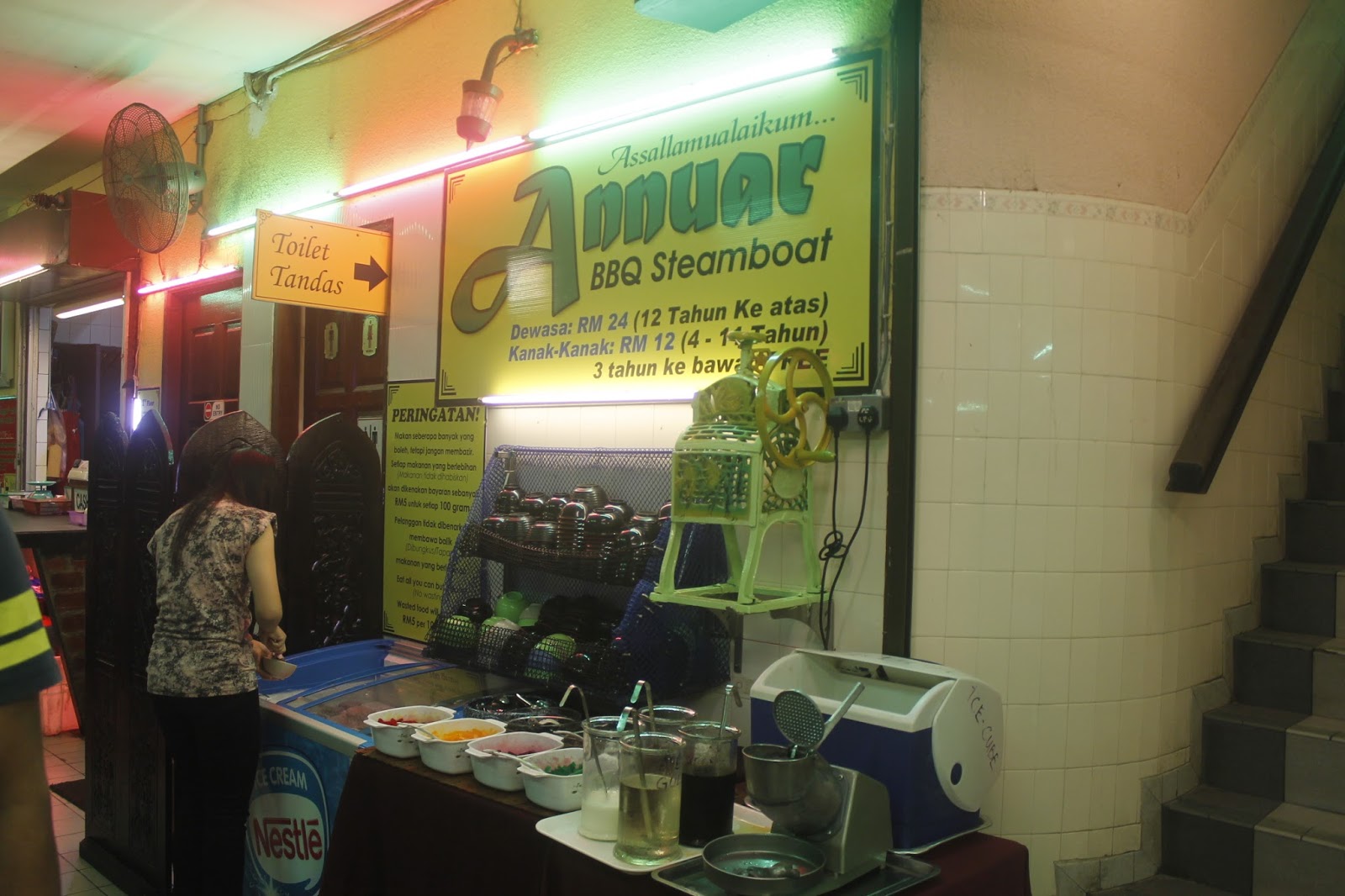 ANNUAR BBQ STEAMBOAT DI KUCHING,SARAWAK AZLAN RUMADI