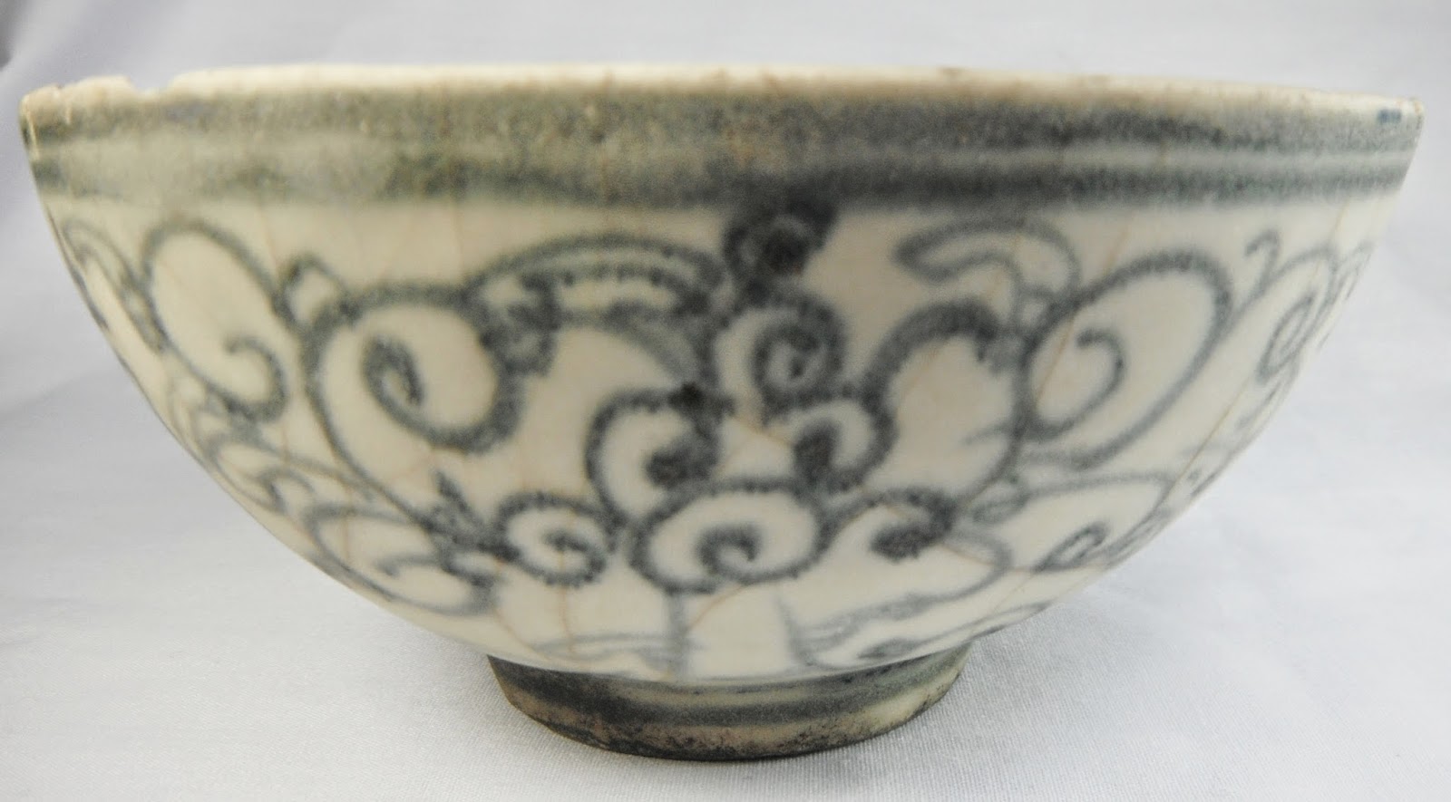 Antique Chinese Ming Dynasty (13681644) Swatow Underglaze Black