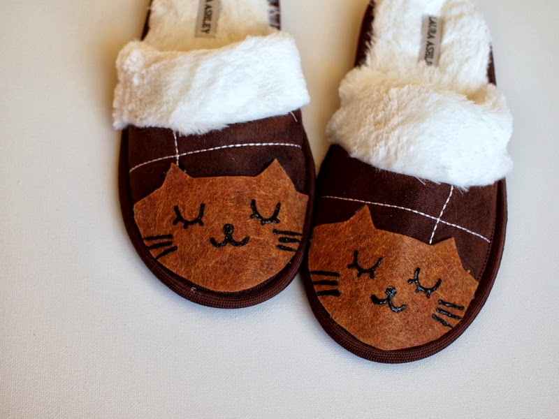 10 Adorable DIY Slippers Pink Stripey Socks