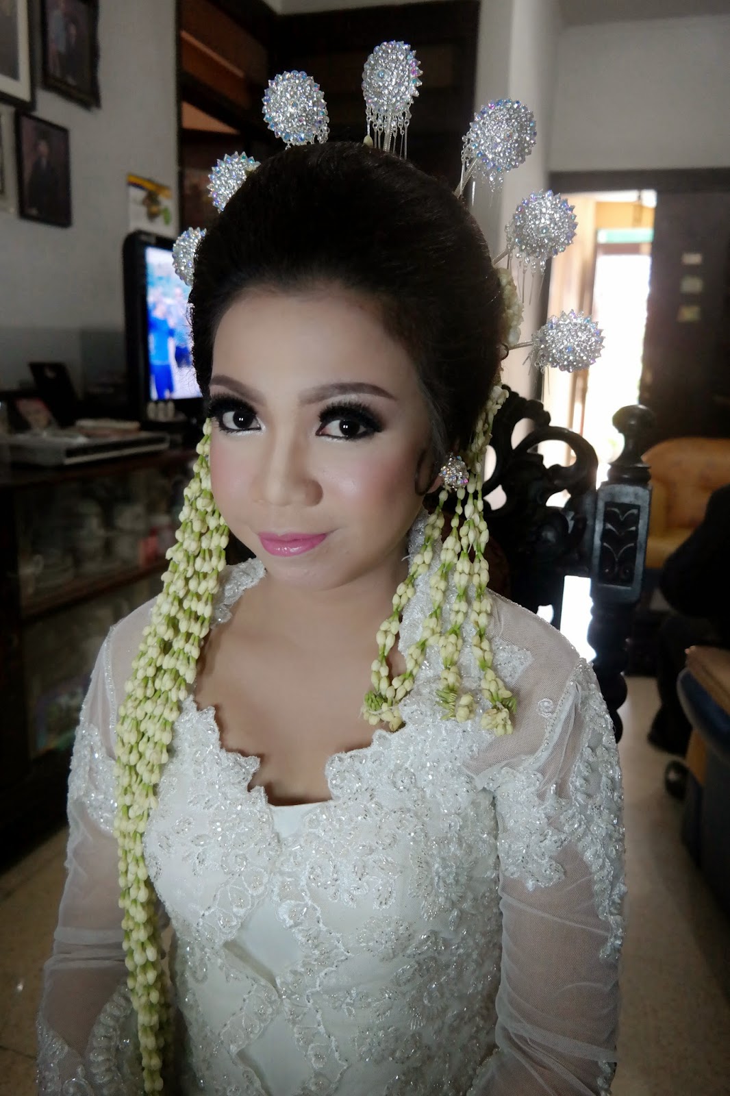 vannesza make up artist Bandung Make Up Pengantin Sunda Putri for