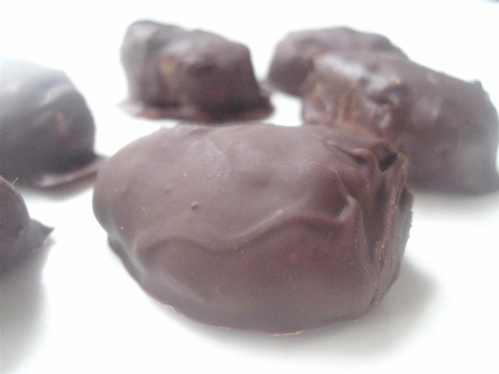 The DoItYourself Mom DIY Chocolate Covered Peanut Butter Eggs