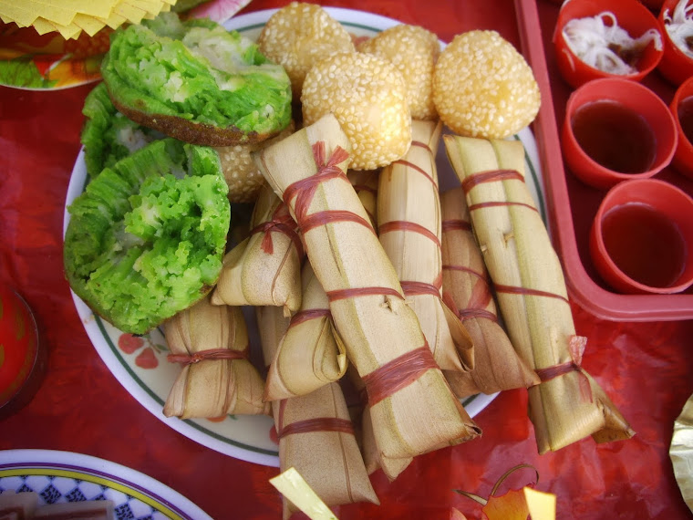 SWEET BALINESE CEREMONIAL CAKES