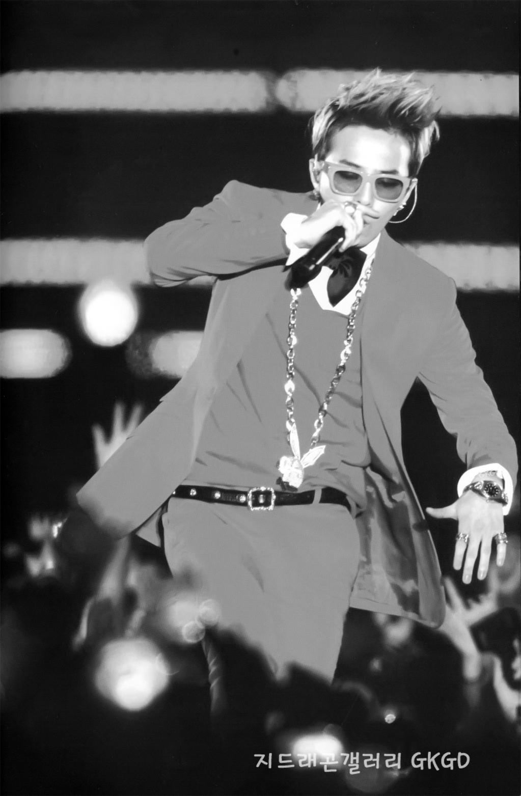 Dragon - [Pics] Scans de G-Dragon & Daesung del DVD “Love and Hope Tour 2011″ Gd+4