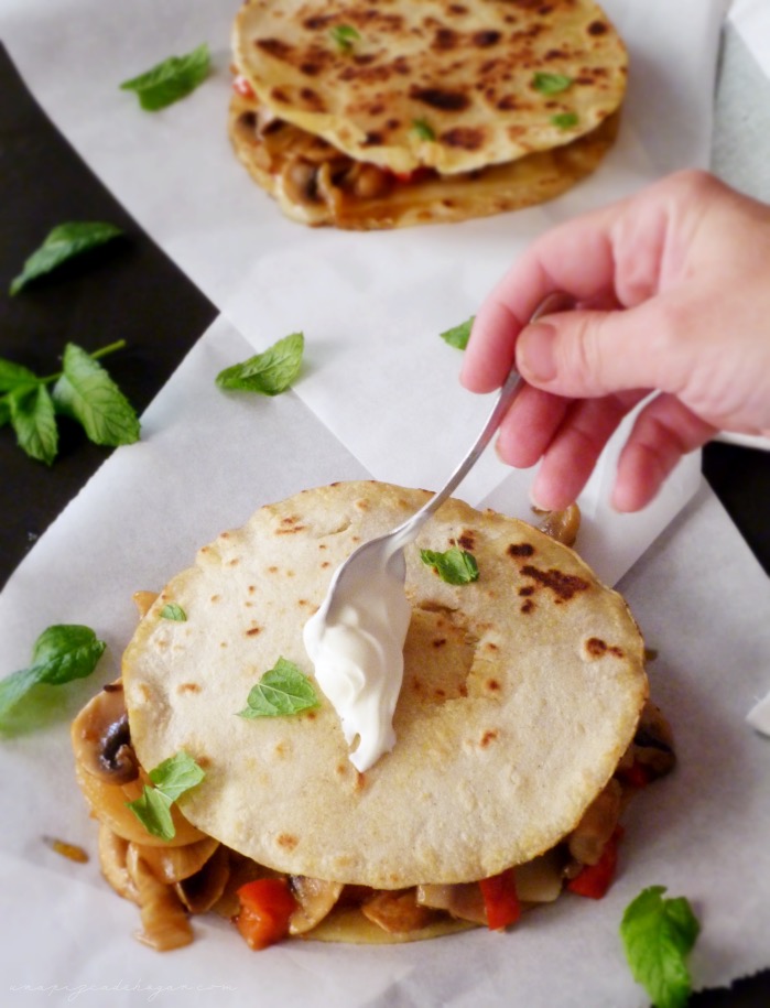 Una Pizca de Hogar Tortillas de maíz o quesadillas sin gluten rellenas de verdura