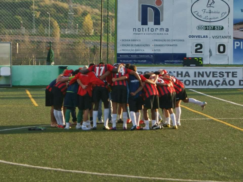 GRUPO UNIDO DESPOIS DA VITORIA PARA A TAÇA SOBRE O VILA FRANCA DO ROSARIO