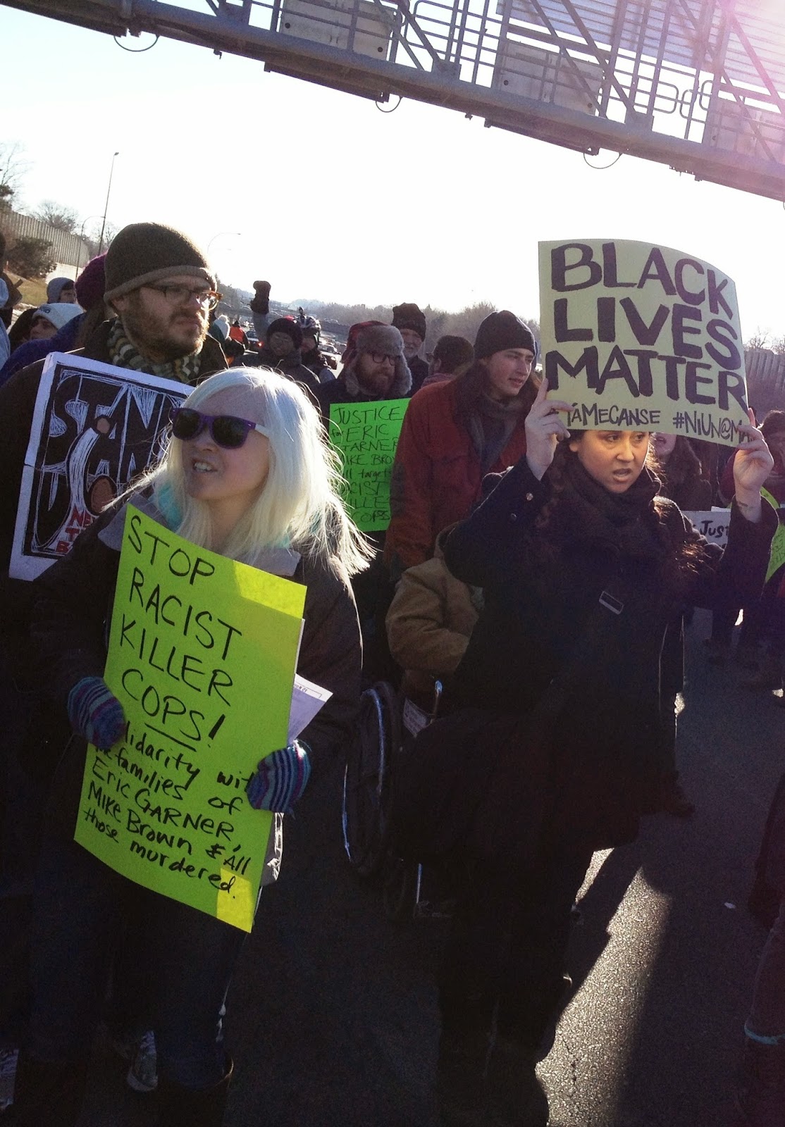 is it illegal to walk on the interstate