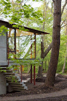 Nagano House Divided Design with 4 Areas and Rooflines Around as a Central Pillar Nagano House Divided Design with 4 Areas and Rooflines Around as a Central Pillar