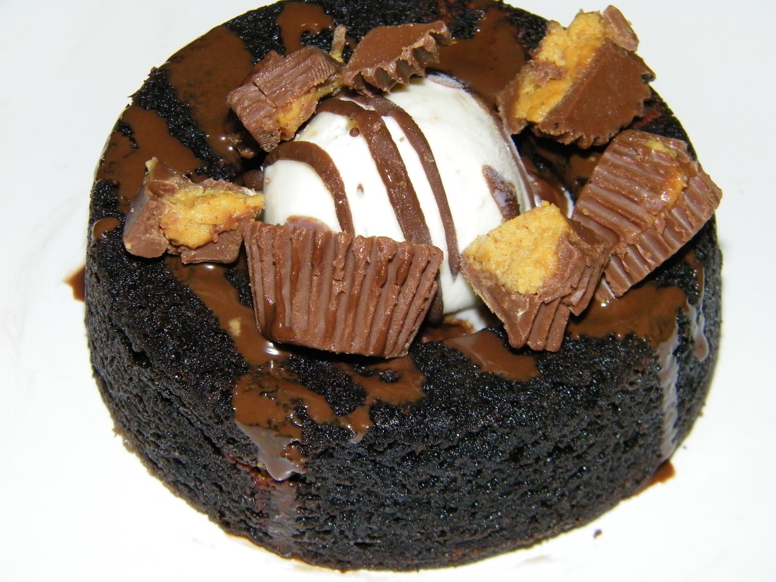 Homemade Reese’s Peanut Butter Vanilla Ice Cream and Dark Chocolate