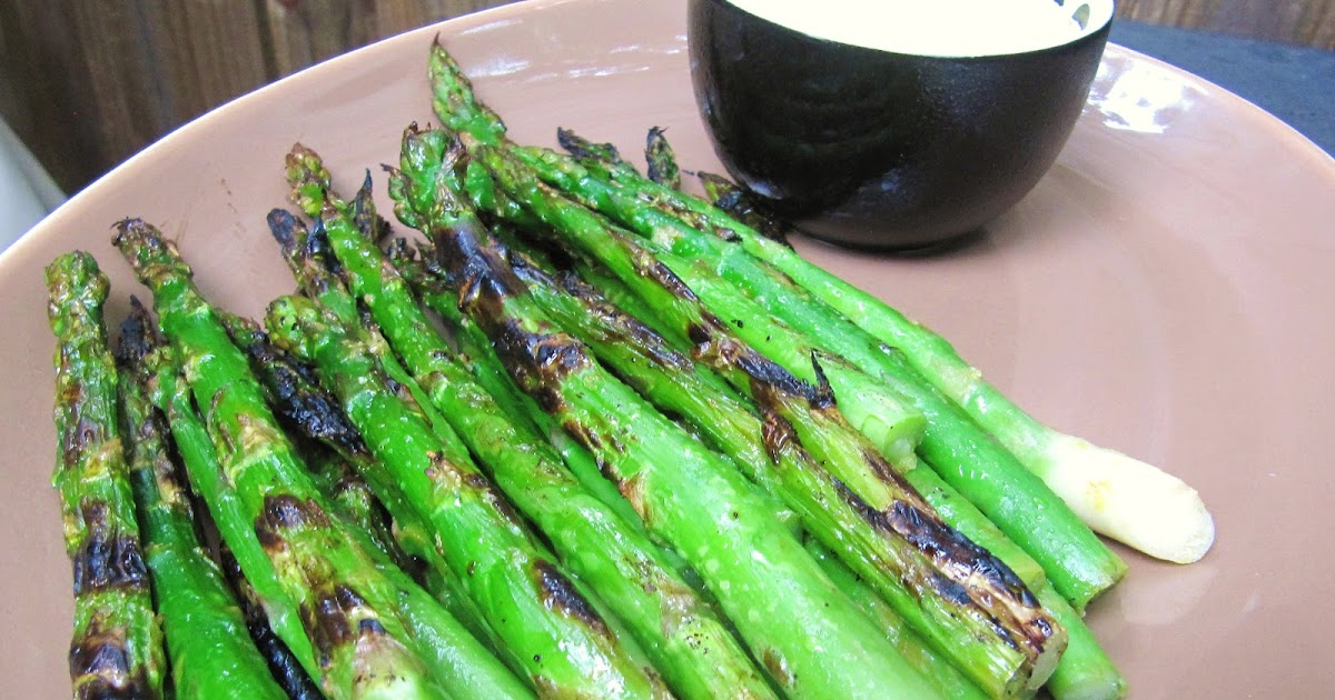 Mama Ozzy's Table Grilled Asparagus with Lemon Garlic Aioli