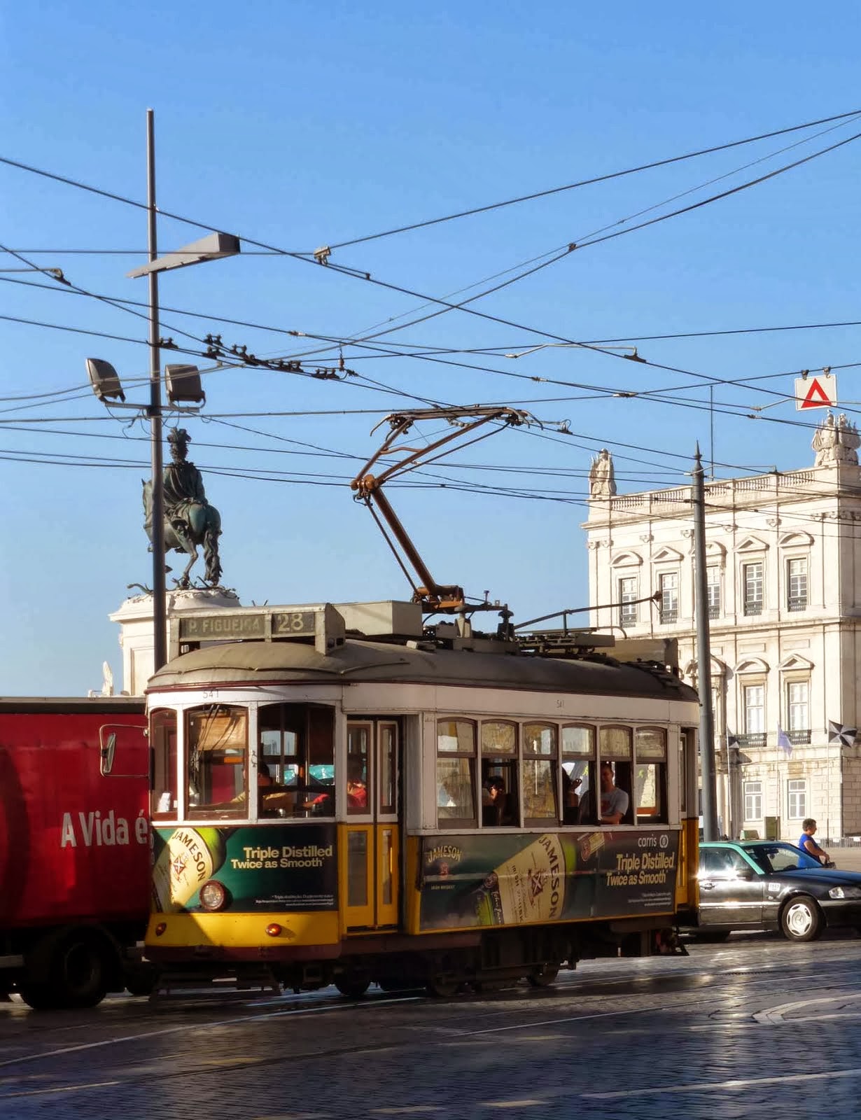 Tram place du commerce