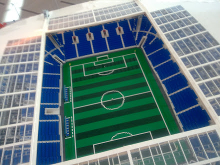 VISTA DE CIMA DO ESTÁDIO DO DRAGÃO CONSTRUÍDO EM LEGOS PELAS CRIANÇAS DO IPO DO PORTO