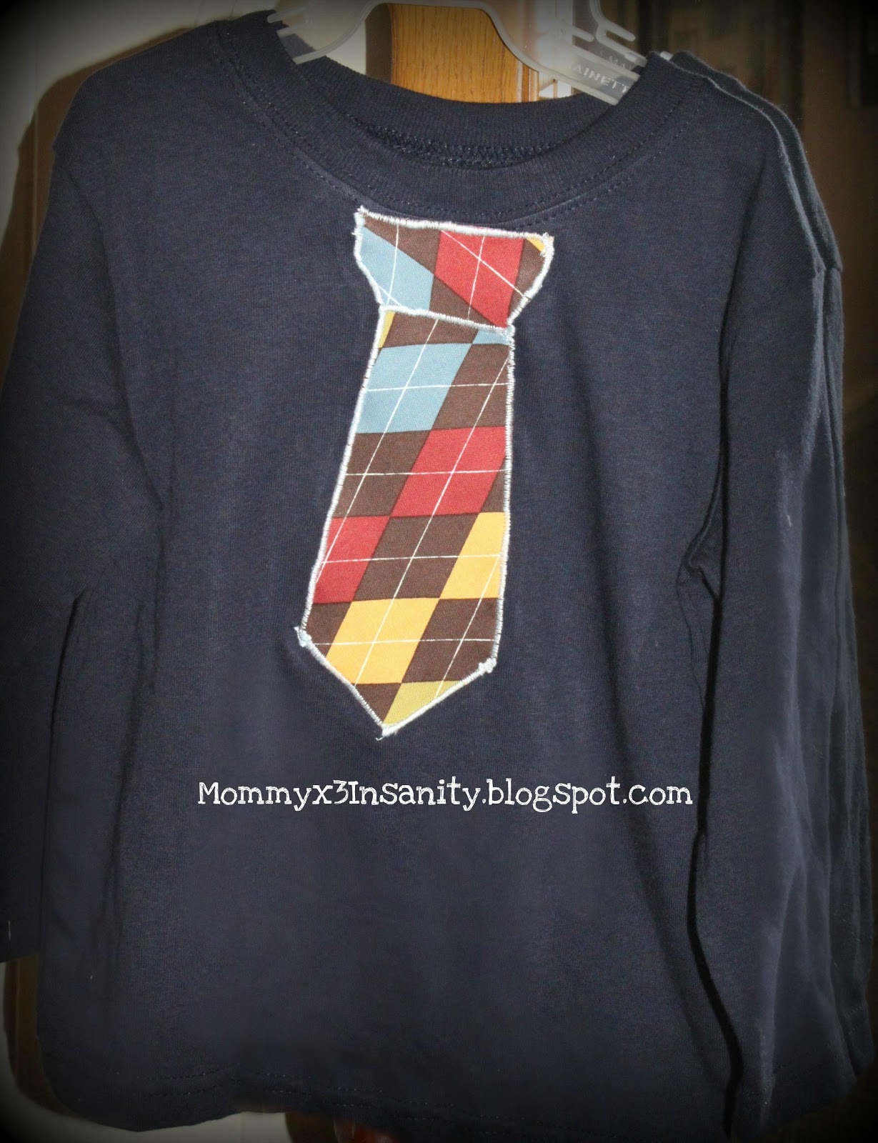 shirt with a tie on it