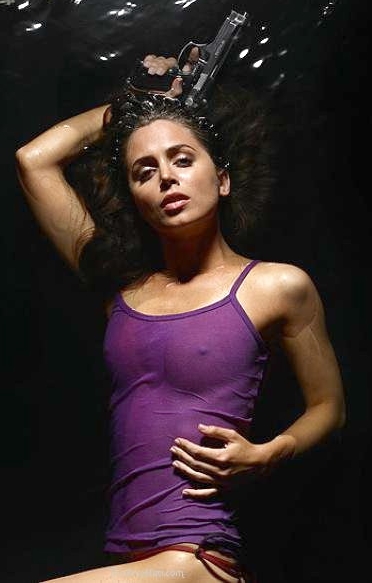 10 Uncommon Nudes #8 (Hayley Mills, Thora Birch, Betty White...) 210 Eliza+Dushku+(12)