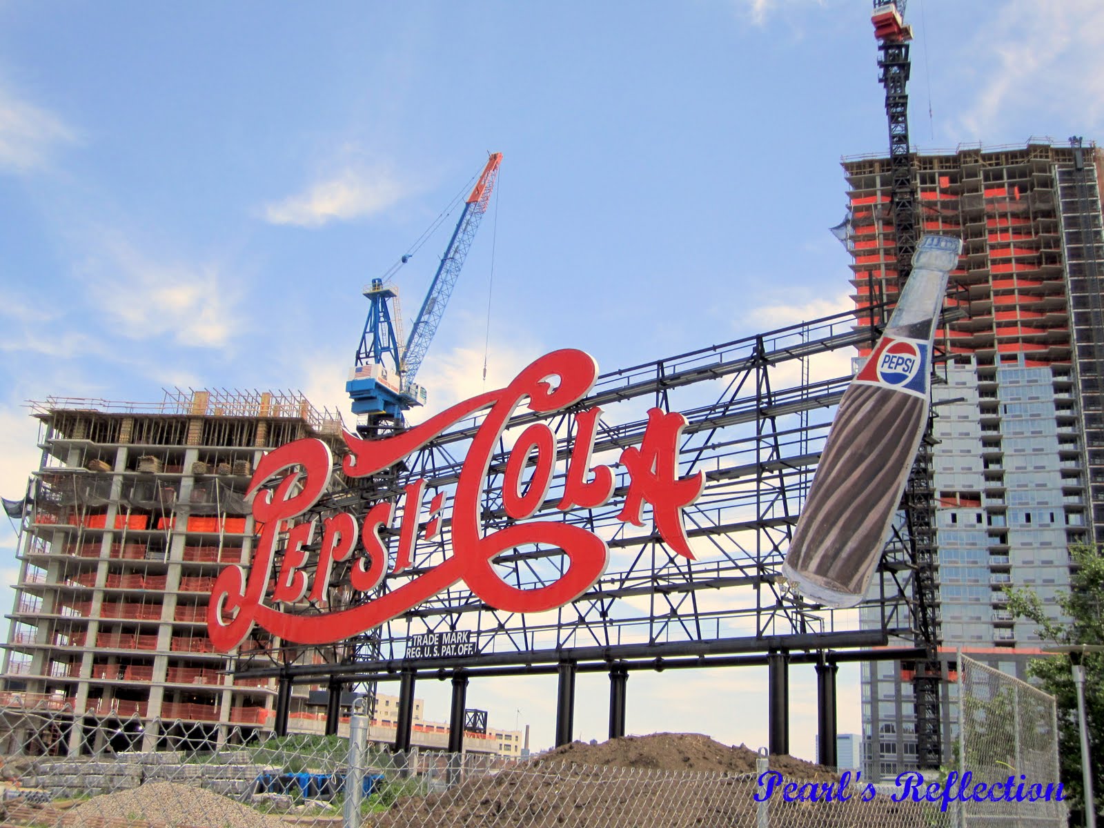 Pearl S Reflection Manhattan Skyline Gantry Plaza State