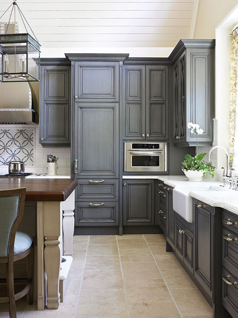 The Happy House Manifesto: Gray Kitchen Cabinets