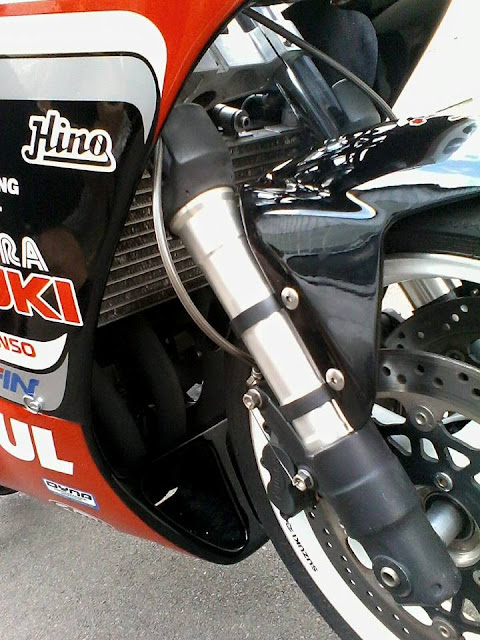Fourche GSXR cul carré (slabside) - Page 6 Mercenary%2BGarage%2BDesign%2BDublin%2B8%2BIreland%2BCustom%2BMotorcycle%2BWorkshop%2BYoshimura%2BSuzuki%2BGSXR%2B1985%2B1986%2BSlab%2BSide%2BSlabby%2BRace%2BTrack%2BBike%2BReplica%2Bby%2BWayne%2BDeintje%2B6