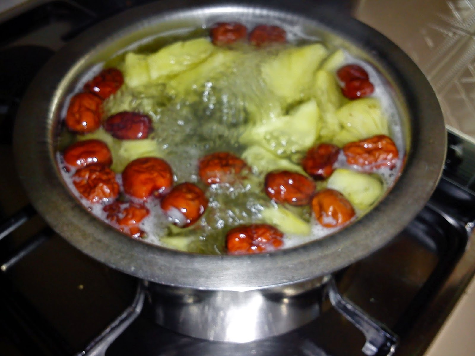 Cooking Pleasure Dried Longan Pineapple Soup
