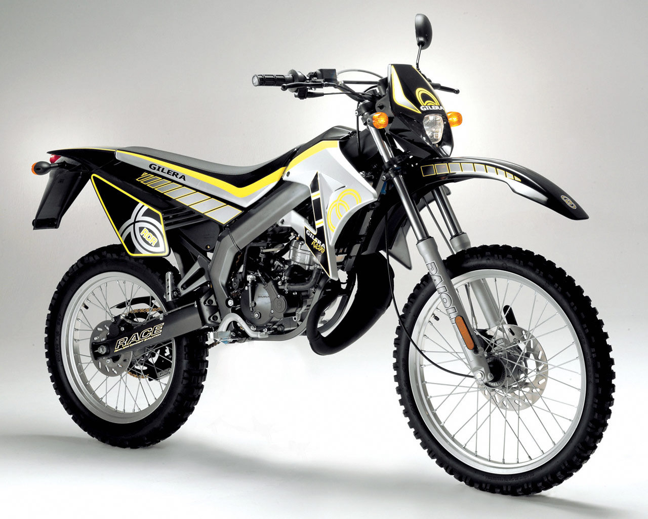 http://1.bp.blogspot.com/-tWdPqOVbeNs/ULc2C_d_JnI/AAAAAAAAEoU/V-6svV2K25g/s1600/sports+bike+wallpaper-05.jpg