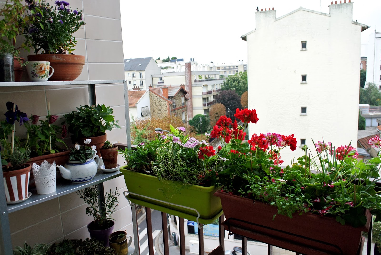 Le blog de gabrielle aznar: mon jardin de balcon * idées de récup ...