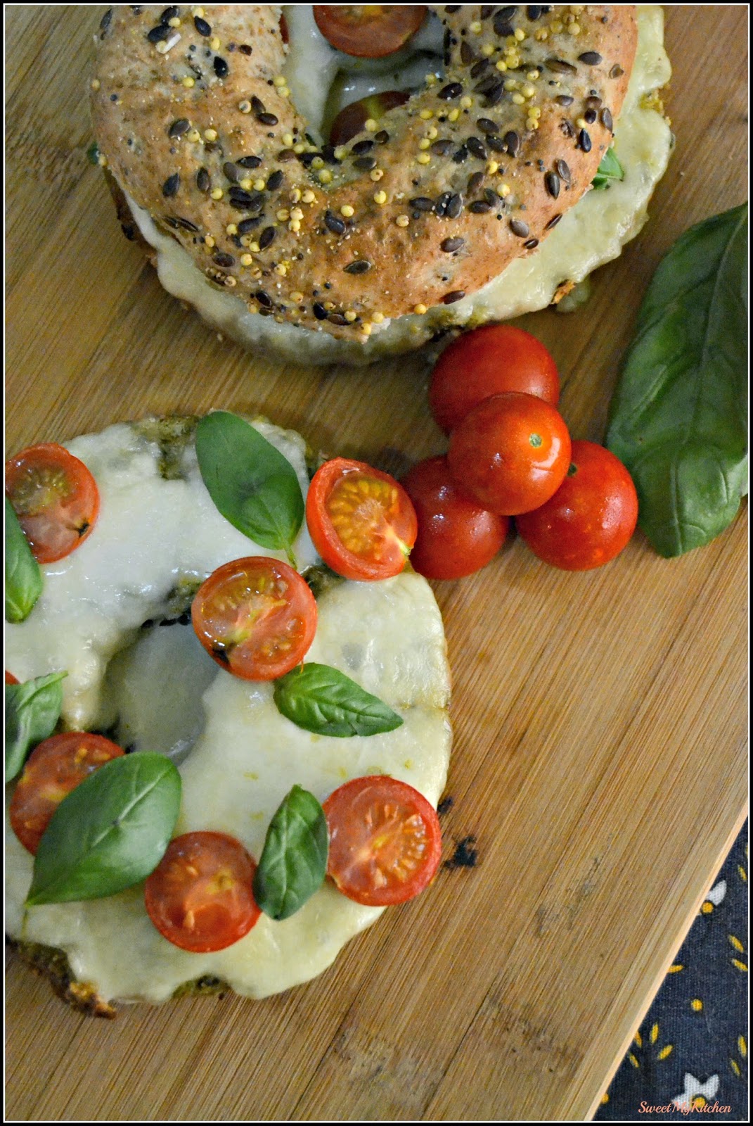 Sweet my Kitchen Bagel de pesto, tomate e mozzarella