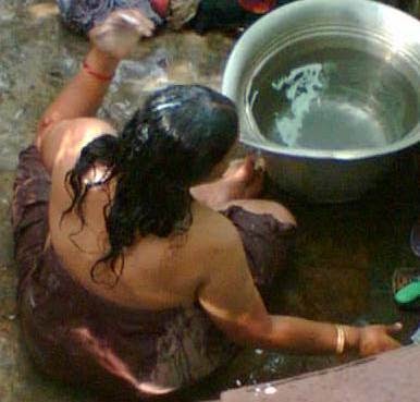 beauties of indian indian aunty bathing mobile pics