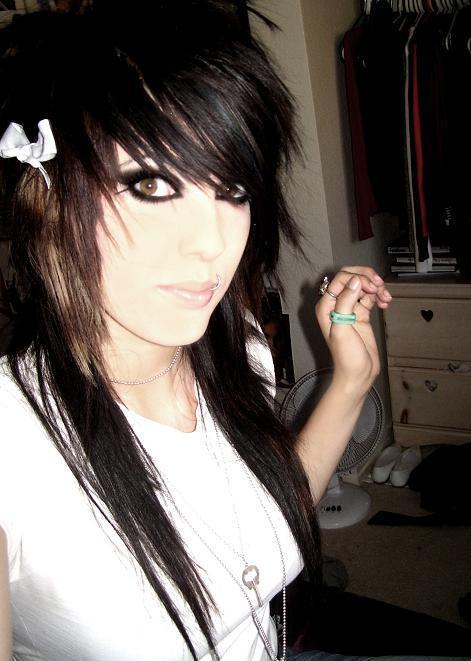 emo hairstyles for girls with thick hair