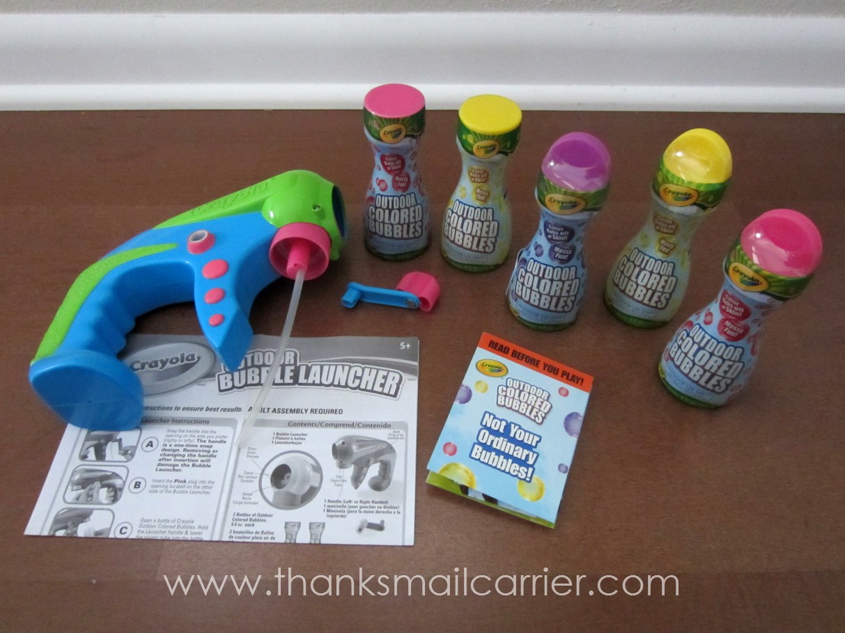 Thanks, Mail Carrier | Crayola Outdoor Colored Bubbles Review & Giveaway