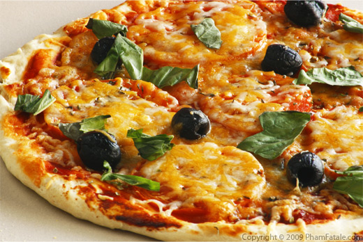 olive-and-tomato-cheese-pizza.jpg