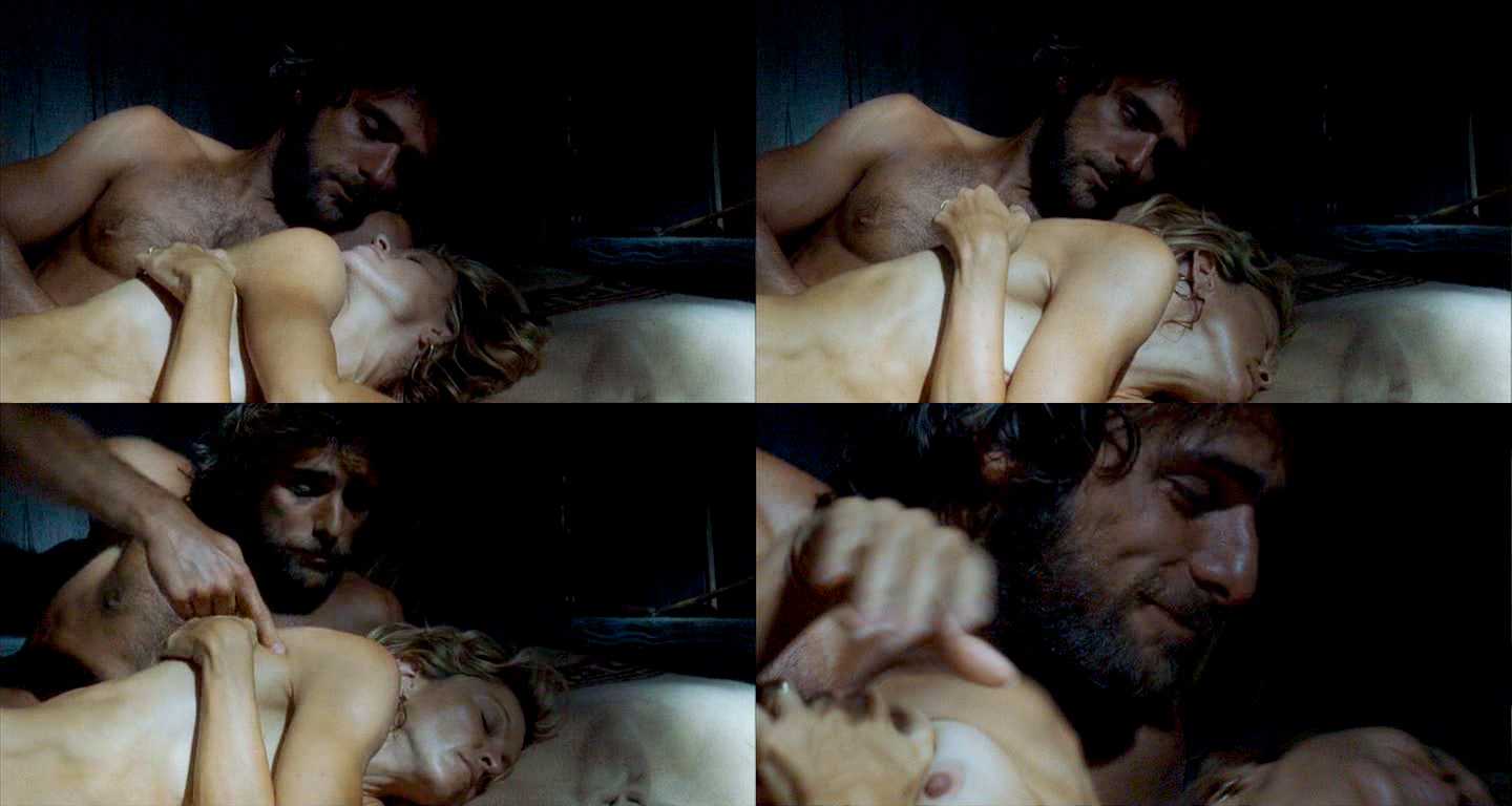 http://1.bp.blogspot.com/-t_MhySTkv0o/T2K8vDfI1YI/AAAAAAAAFuY/fGvrwr2PEm4/s1600/Madonna%2540SweptAway-10-CMA.jpg