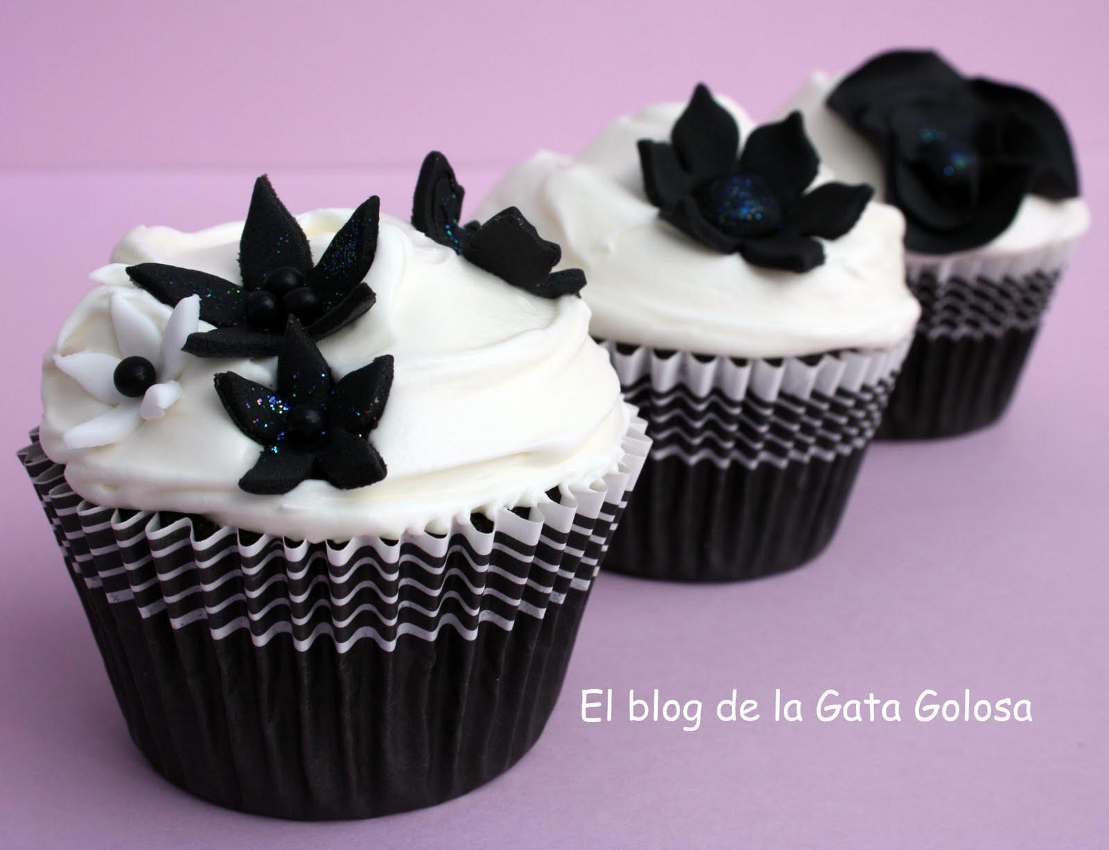El blog de la Gata Golosa: CUPCAKES EN BLANCO Y NEGRO