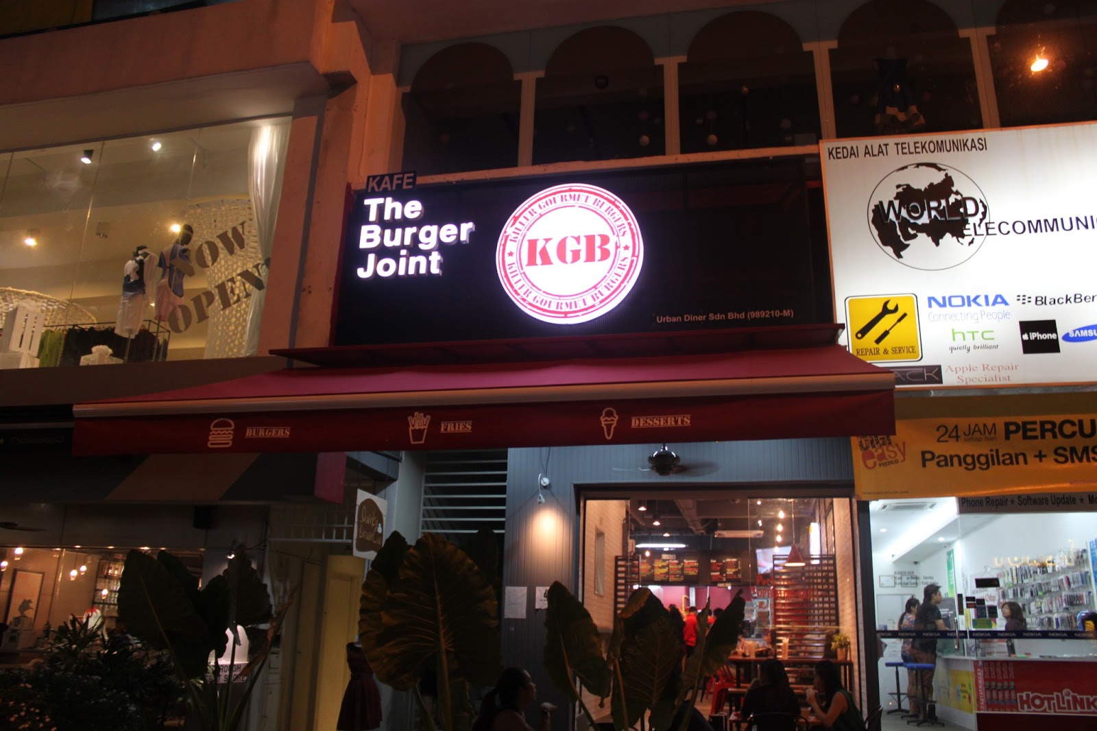 KGB Burger Jalan Telawi 2, Bangsar f i n d i n g // f a t s