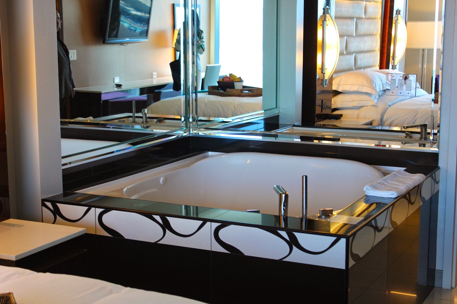 Elara One Bedroom Suite Elara Planet Hollywood Bedroom