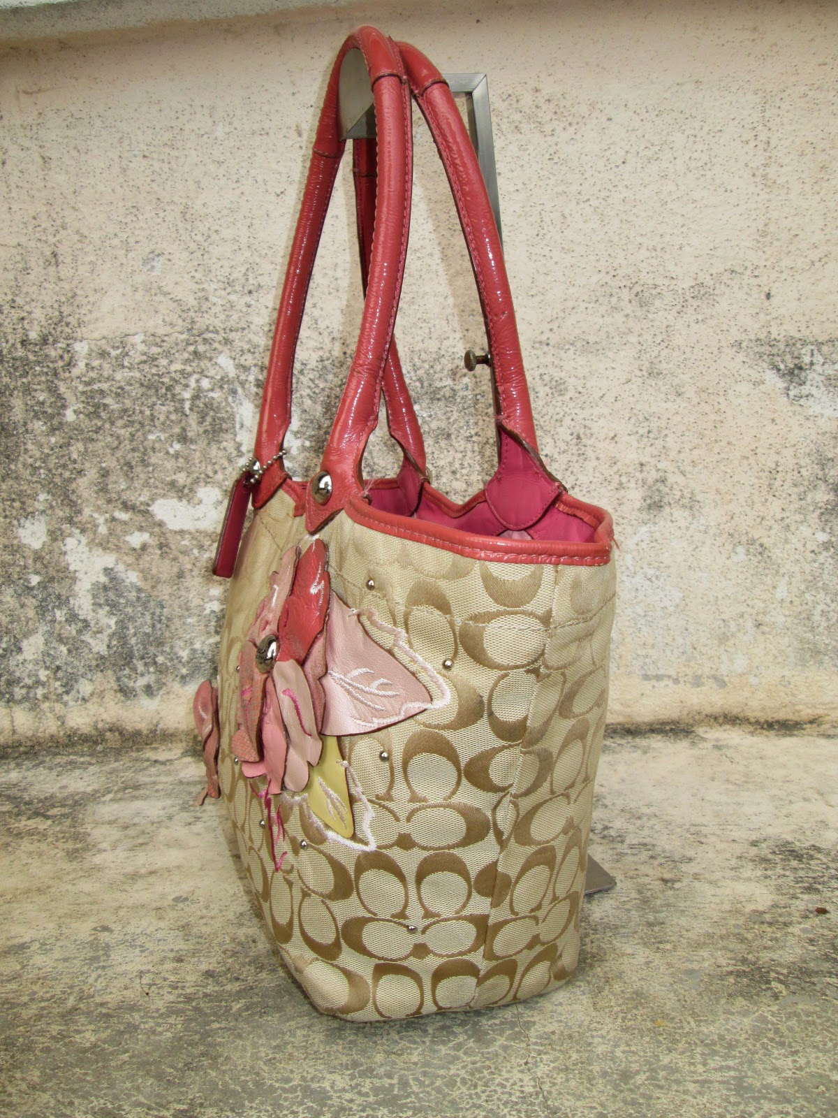 d0rayakEEbaG Authentic Coach Signature Bleecker Flower Floral Applique