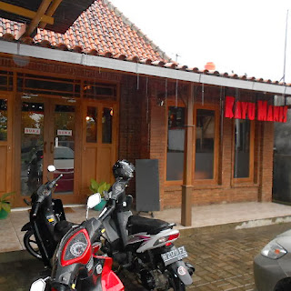 Foto Kayu Manis Cafe Tembalang Semarang