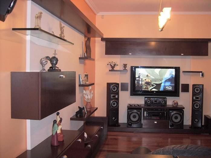 Creaciones n.m. & j.m.: diseños de muebles de tv