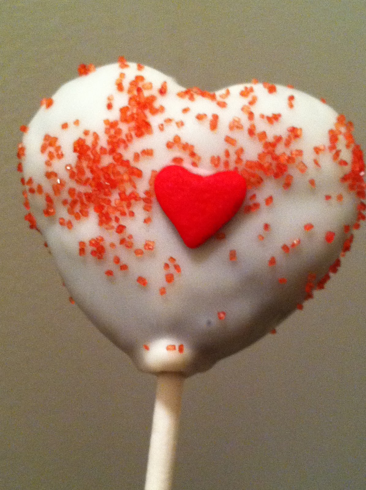 Julie Bakes: Valentine's day cake pops