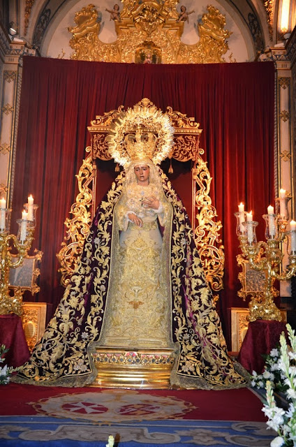 María Stma de la Amargura Coronada ( Sevilla ) María Stma de la Amargura Coronada ( Sevilla )