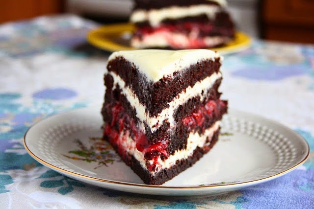 CHOCOLATE STRAWBERRY CAKE