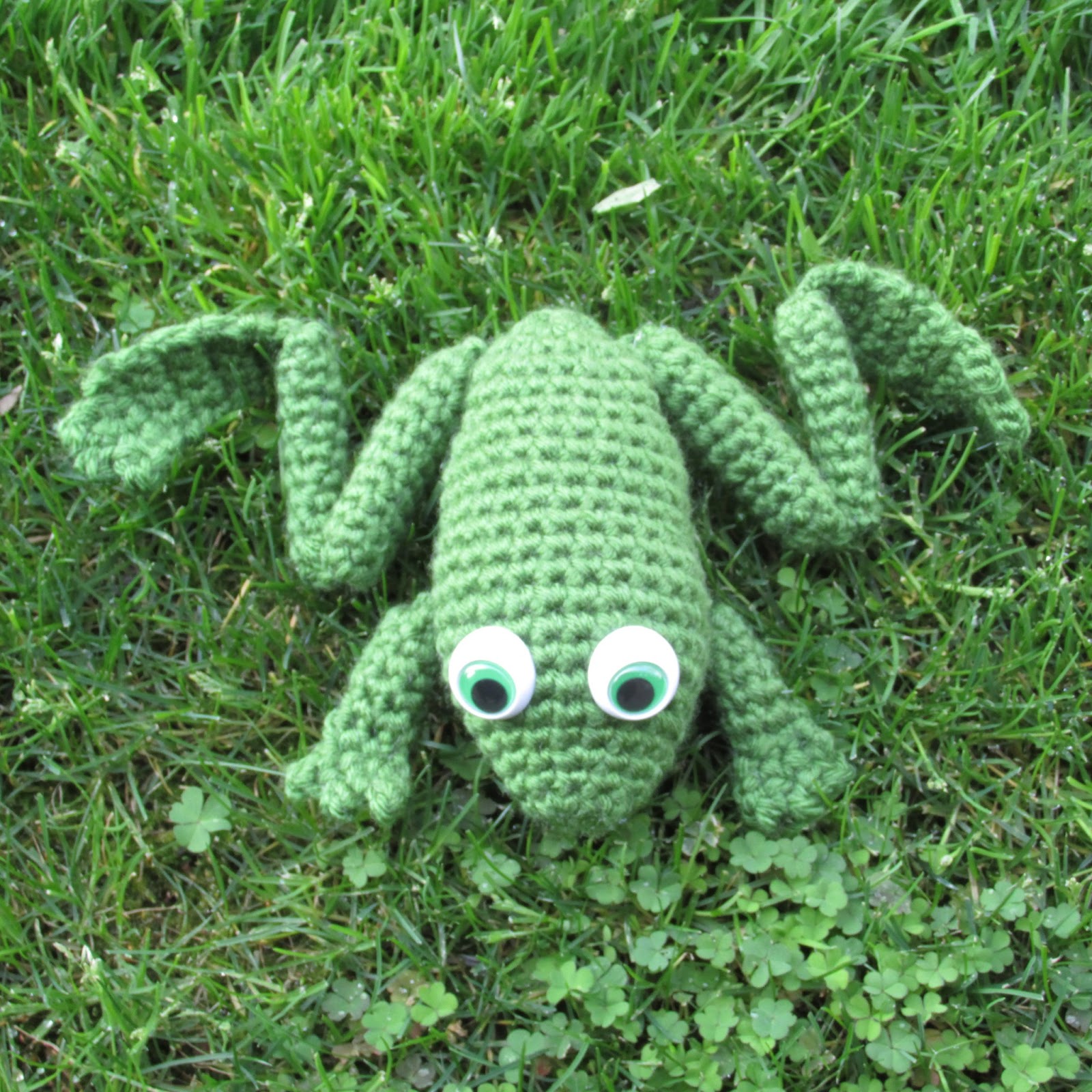 Spiderling Dreams Free Crochet Bullfrog Pattern!