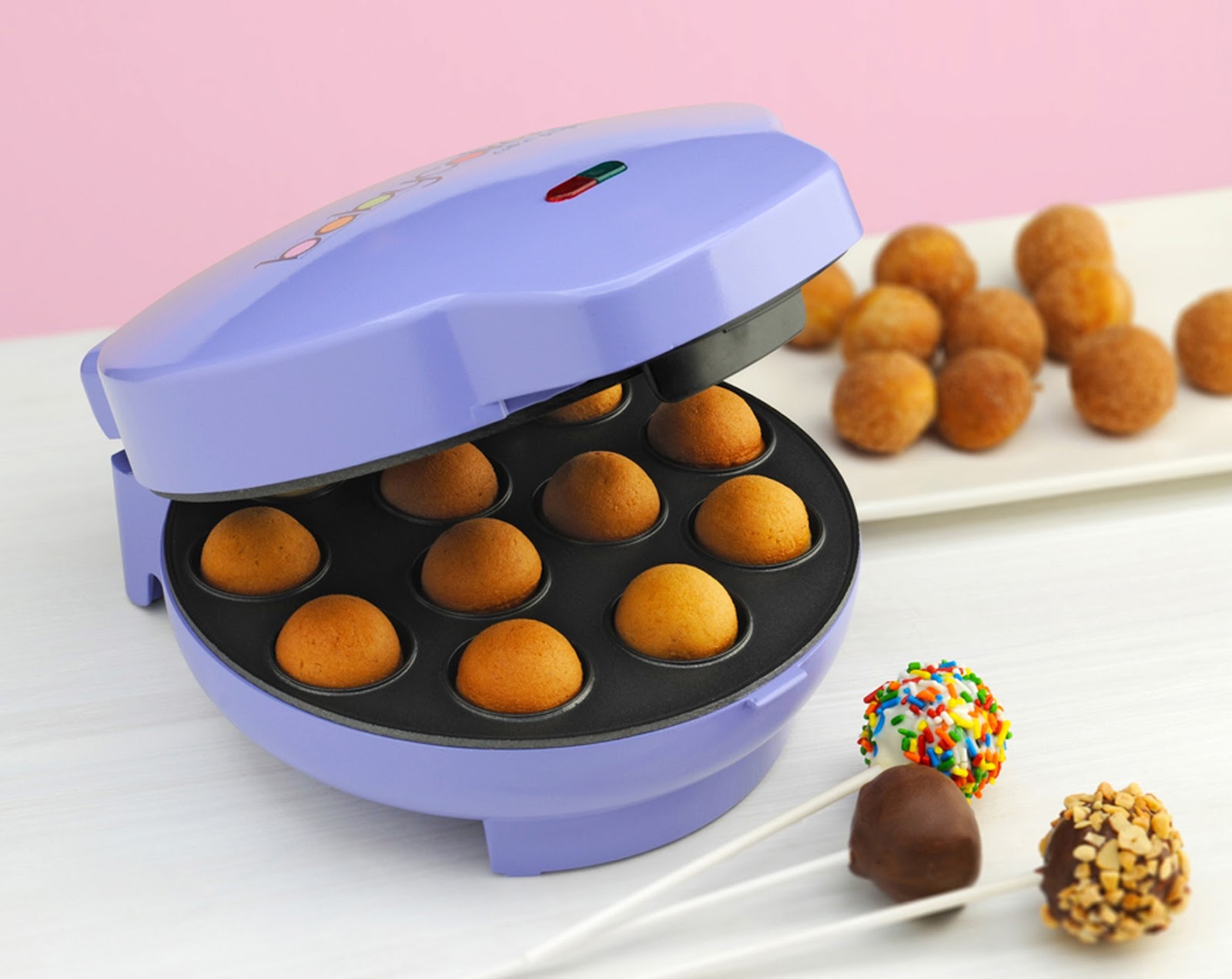 BonTon Style virtual runway DIY Cake Pops