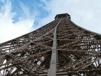 eiffel5 - El “secreto” que oculta la Torre Eiffel en su punto más alto eiffel5 - El “secreto” que oculta la Torre Eiffel en su punto más alto